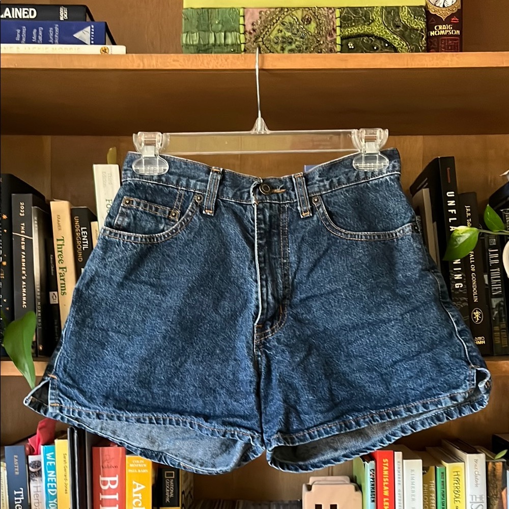 VINTAGE. Club Monaco Jeans. Dark wash denim shorts.